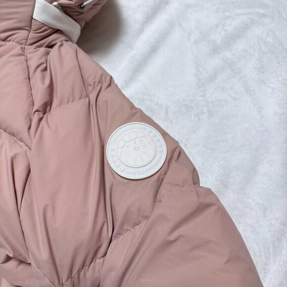 Canada Goose Pink Hooded Down Jacket, Size M. - Picture 5 of 9